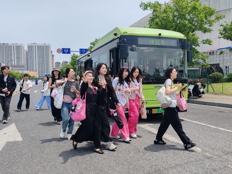 1746578669733532.jpg 音乐节5.jpg