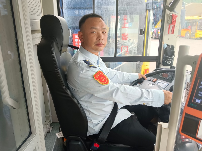 1759975796226687.jpg 夫妻 (1).jpg