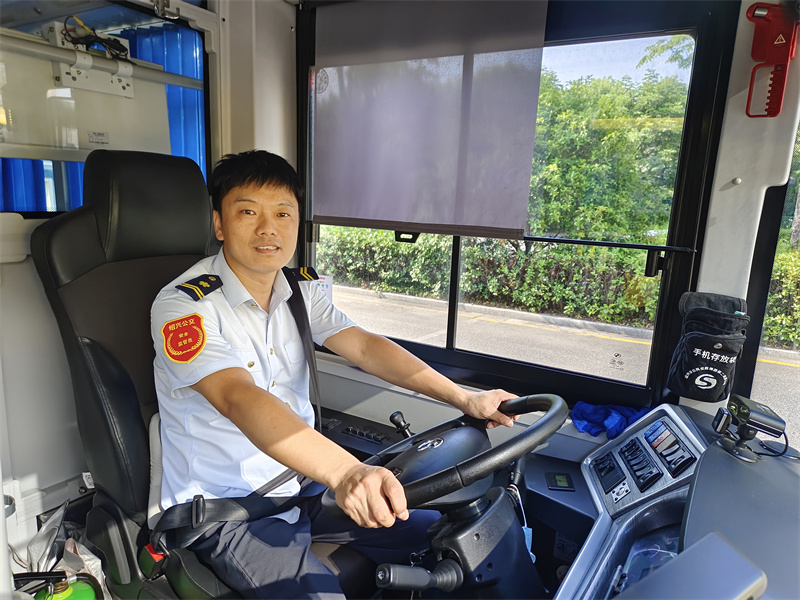 108路裘春军2.jpg